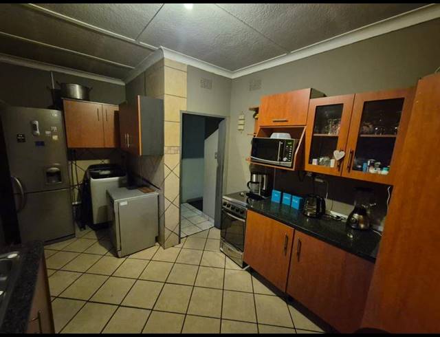 6 BEDROOM HOUSE FOR SALE IN ELSBURG